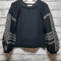 TORRAZZO DONNA バルーンスリーブ刺繍装飾ニットセーター 黒　M相当