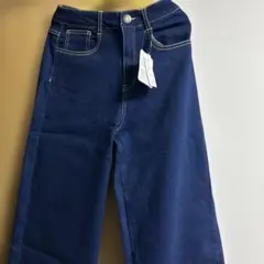 Item thumbnail for item 63303935-f05c-41c6-8573-7b48943e4a3f