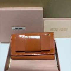 【連休特別値下げ】miu miu エナメル リボン キーケースのサムネイル