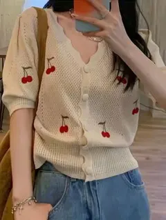 チェリー刺繍 半袖ニットカーディガン