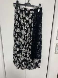 LAYMEE 花柄プリーツロングスカートのサムネイル