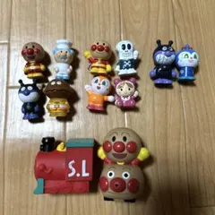 アンパンマン　フィギュア　すくい人形　指人形　ガチャガチャ　水鉄砲