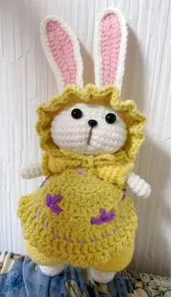 手作り黄色いウサギのぬいぐるみ