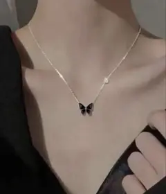 蝶 ネックレス