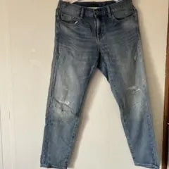 UNIQLO ライトブルーダメージジーンズ