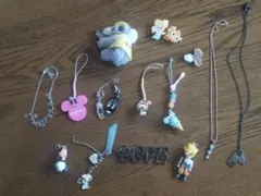 ディズニー ミッキーマウス キーホルダー 星型ブレスレット他雑貨15点