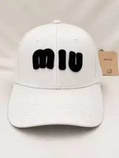 美品 miu miu ベースボールキャップ j