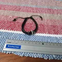 レザー編み込みブレスレット　ストーンがキラキラ