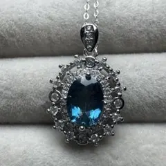 ロンドンブルートパーズ オーバル型ペンダント