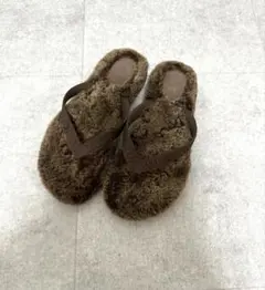UGG Australia ムートン トングサンダル ファーダークブラウンのサムネイル