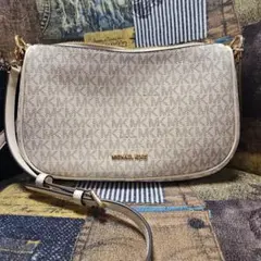 Michael Kors MKロゴショルダーバッグ