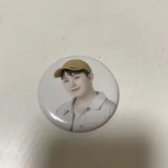 ウジ　缶バッチ　seventeen cafe