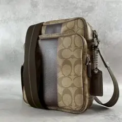 COACH コーチ　ブラウン シグネチャー柄　ショルダーバッグ
