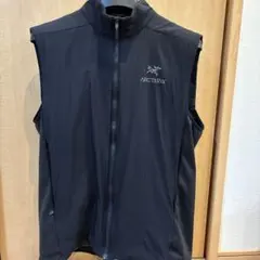 美品 アークテリクス　ATOM LT VEST BLACKのサムネイル