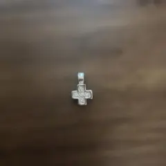 クリスタルネックレス