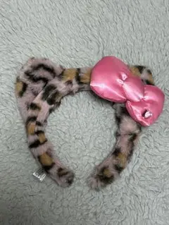 キティー　ヒョウ柄ピンクカチューシャ