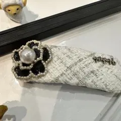 ☆✴︎パッチンピンコーナー148の1キラキラストーン付白バラジュエリーパッチンピン