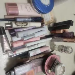 コスメ　まとめ売り　メイク道具　バラ売り可　値段　要相談　50点前後　値下げ可能