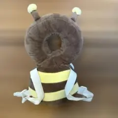 赤ちゃんの頭を衝撃を守る　ハチ
