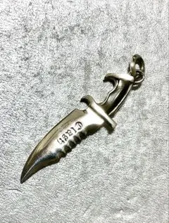 【SV925 黒蝶貝装飾 】ナイフペンダントトップ ブランド:CLASH