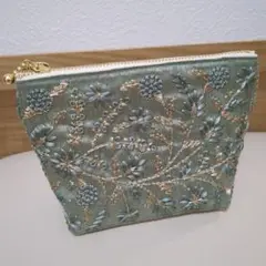最終お値下げ！インド刺繍リボン　マチ付きポーチ