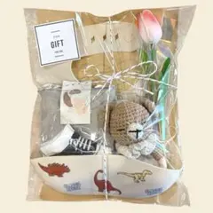 出産祝い 男の子 ギフトセット -boy- 食事用エプロンスタイおもちゃ