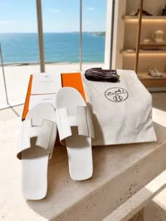 HERMES エルメス オランウッドサンダル 36のサムネイル