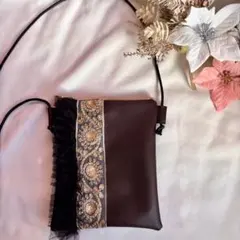 1点限り/インド刺繍×日本製フェイクレザー　大きめスマホショルダー　ブラウン