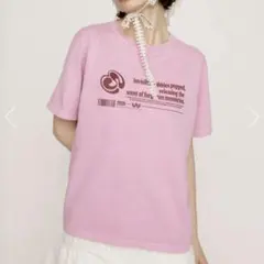 SLY FRONT LOGO PRINT Tシャツ