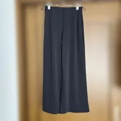 ユニクロ　クレープジャージーストレートパンツ　Mサイズ　ブラック