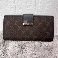 GUCCI GGキャンバス　ロゴプレート　Wホック 長財布　ブラウンのサムネイル