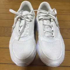 NIKE スニーカー　エアマックスボルト ホワイト 24cmのサムネイル