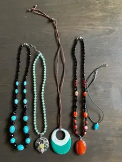超美品　トルコ石等ファッションネックレス纏めて〜