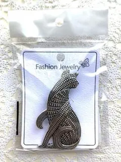 猫 ブローチ シルバー モダン アンティーク 上品 お洒落　個性的　カジュアル