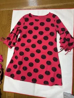 ピンク ドット柄 フリル袖 ひざ丈ワンピース #クリスマス活用、お正月