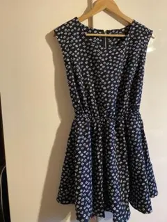 archives⭐︎花柄 ノースリーブ ひざ丈ワンピース