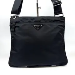 美品✨ PRADA プラダ ナイロン ショルダーバッグ サコッシュ 斜め掛けのサムネイル