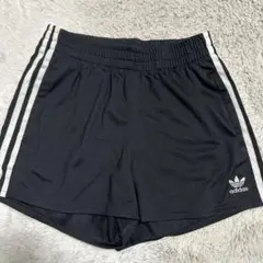 adidas ブラック ショートパンツ 3本ライン