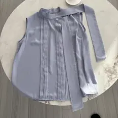 美品✨ルルウィルビー ボウタイプリーツノースリーブブラウス 