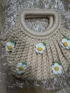 amuyo てんちむ　花モチーフ ベージュ 編み込みハンドバッグ