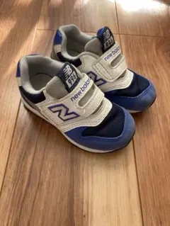 ニューバランス スニーカー