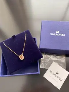 スワロフスキー　ペンダント　ネックレス　ピンク　オクタゴンカット