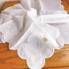 新品アンテプリマ　金糸イノシシ刺繍　フィオーリ　縁フリル　ハンカチのサムネイル