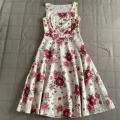 ローラアシュレイ　花柄　ワンピース　9号　美品