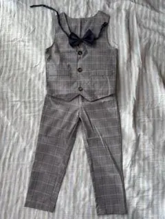 フォーマルベストスーツ 100cm グレー系チェック 蝶ネクタイ付き