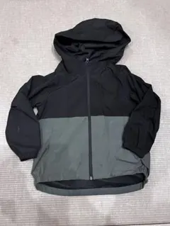 フード付き　マウンテンパーカー　ブラック グリーン