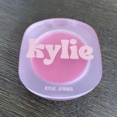 Kylie Jenner リップ&チーク　グロウバーム