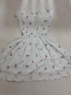 新品 セシルマクビー ホワイト 白 花柄刺繍 ノースリーブ ワンピース