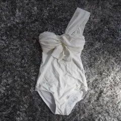 ワンショルダー　白　水着