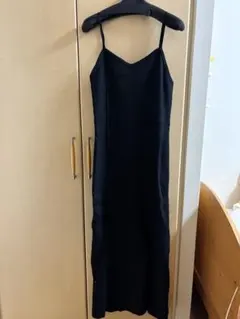 黒のキャミニットワンピース Vネック